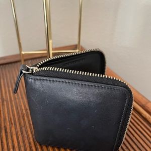 Leatherology Small Black Zippered Wallet